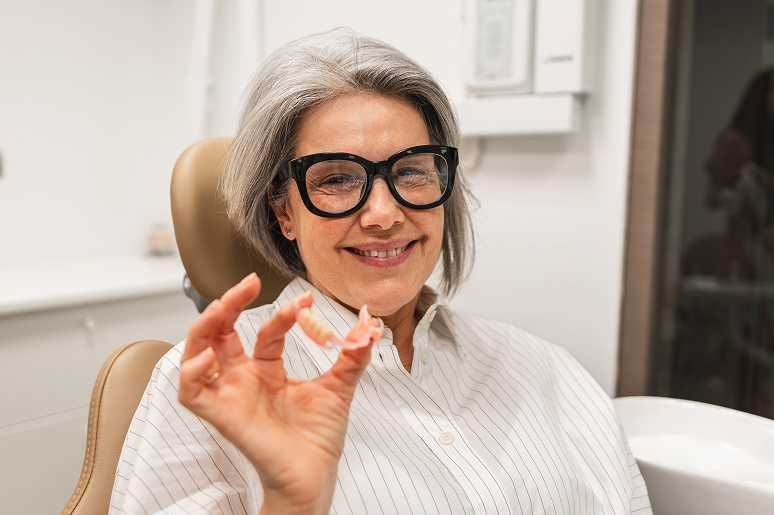 Snap-in implant dentures Bonita Springs